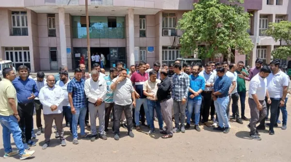 મોરબી જિલ્લાના મહેસુલી કર્મચારીઓની હડતાલ : મહેસુલી કામગીરી ખોરવાઈ
