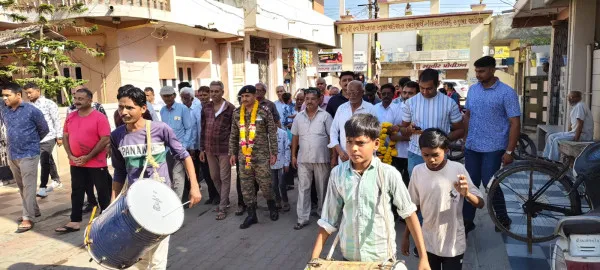 18 વર્ષની દેશ સેવા બાદ વતન પરત ફરેલા મોરબીના નિવૃત આર્મીમેનનું ભવ્ય સ્વાગત
