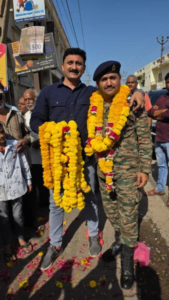 18 વર્ષની દેશ સેવા બાદ વતન પરત ફરેલા મોરબીના નિવૃત આર્મીમેનનું ભવ્ય સ્વાગત
