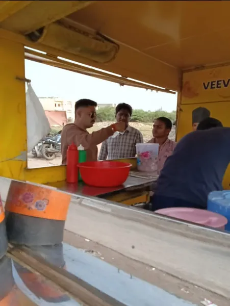 પ્રતિબંધિત પ્લાસ્ટિક અને ગંદકી કરતા 70 લોકોને દંડ ફટકારતું મોરબી મનપા
