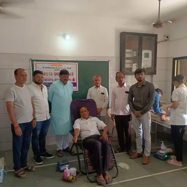 મોરબીના મહેન્દ્રનગરમાં રક્તદાન કેમ્પમાં નિવૃત શિક્ષકે 57 મી વખત રક્તદાન કર્યું