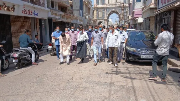 દર ગુરુવારે મનપાનું શ્રમદાન ફોર મોરબી અંતર્ગત સ્વચ્છતા અભિયાન નર્યો દેખાડો હોવાનું પુરવાર થયું
