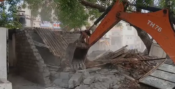 મોરબીમાં હાઉસિંગ બોર્ડમાં 50 જેટલા ગેરકાયદે દબાણો ઉપર મનપાનું ડીમોલેશન
