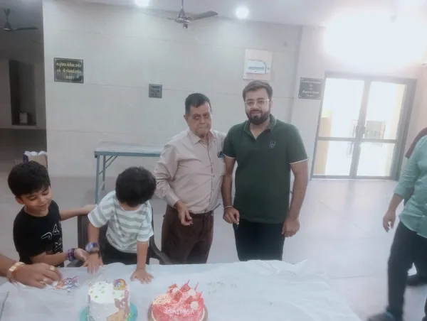 મોરબી જલારામ ધામમાં મહાપ્રસાદ યોજી લોહાણા સમાજ અગ્રણીના જન્મદીનની ઉજવણી
