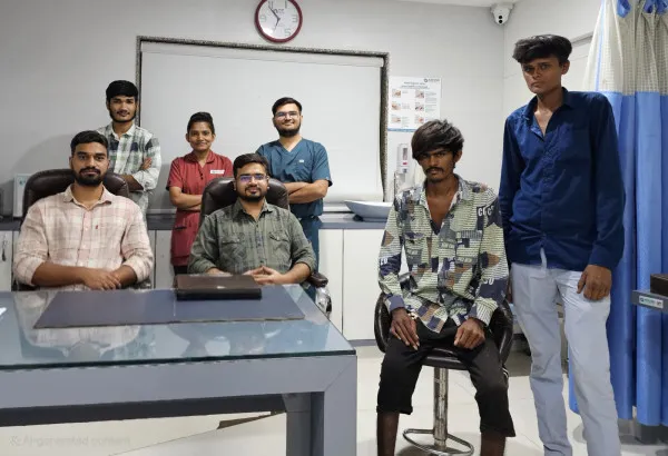 અકસ્માતમાં ગંભીર ઇજાગ્રસ્ત યુવાનને આયુષ હોસ્પિટલના ઓર્થોપેડિક ટીમે અનેક સર્જરી કરી બે માસમાં સ્વસ્થ કર્યો