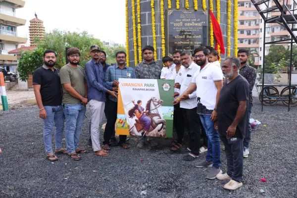 મોરબીના રવાપર ગામે વીરાગના રાણી લક્ષ્મીબાઈની 24 ફૂટ ઉંચી પ્રતિમા મુકાય
