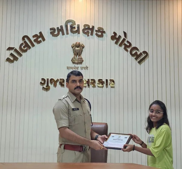મોરબીમા નવા કાયદાની સ્પર્ધાઓના વિજેતાઓને રોકડ પુરસ્કાર એનાયત 