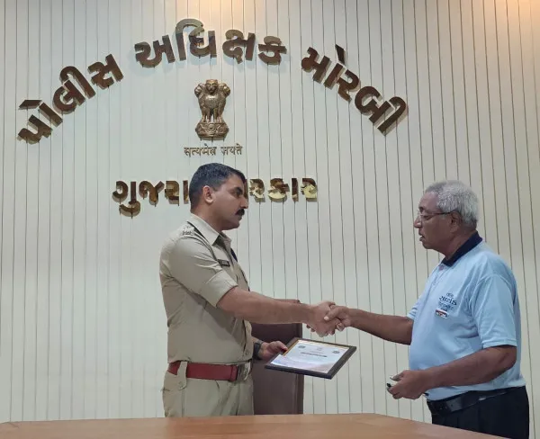 મોરબીમા નવા કાયદાની સ્પર્ધાઓના વિજેતાઓને રોકડ પુરસ્કાર એનાયત 