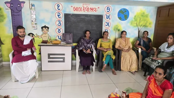 ઘુચરવાડી આંગણવાડી કેન્દ્ર પર ગર્ભસંસ્કાર પ્રોગ્રામ યોજાયો.
