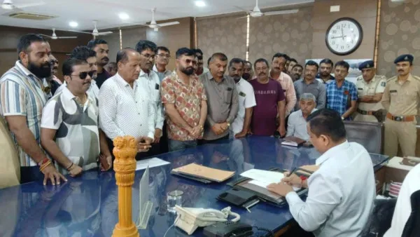 ક્ષત્રિય સમાજના આગેવાન સામેની કાર્યવાહીના વિરોધમાં રાજપૂત સમાજનું કલેકટરને આવેદન 