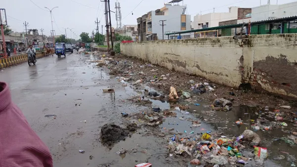 મોરબીના વાવડી રોડને આઇકોનીક રોડ બનાવવાની મનપાની કોંગ્રેસે પોલ ખોલી 