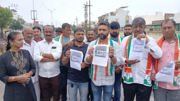 મોરબીના વાવડી રોડને આઇકોનીક રોડ બનાવવાની મનપાની કોંગ્રેસે પોલ ખોલી 