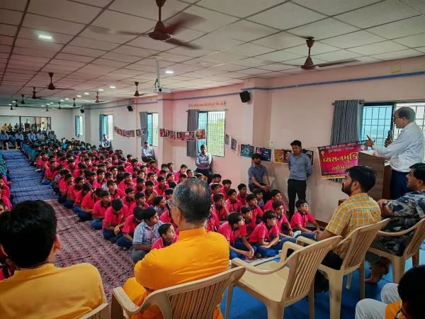 મોરબીની ઉમા વિદ્યા સંકુલના બાળકોએ વ્યસન મુક્તિના શપથ લીધા
