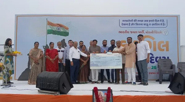 મોરબીમાં કારગિલ  વિજય દિવસ નિમિતે ભાજપ દ્વારા સૈનિકોનું મુઠી ઉંચેરું સન્માન કરાયું
