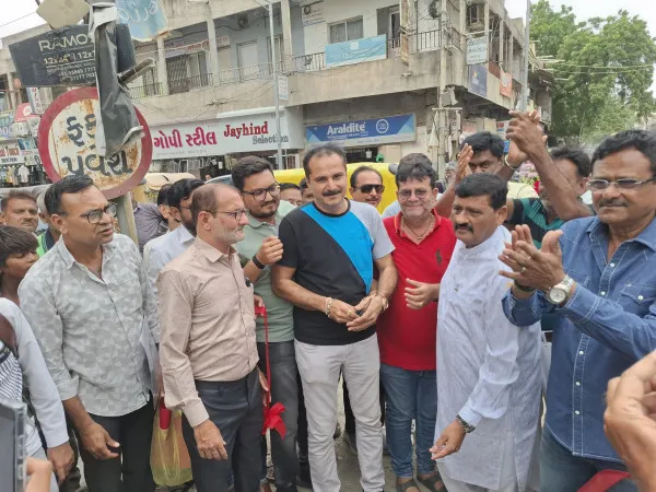 મોરબીમાં વિજય ટોકીઝથી સૌરાષ્ટ્ર હેર ડ્રેસર સુધીના નવા રોડનું લોકાર્પણ
