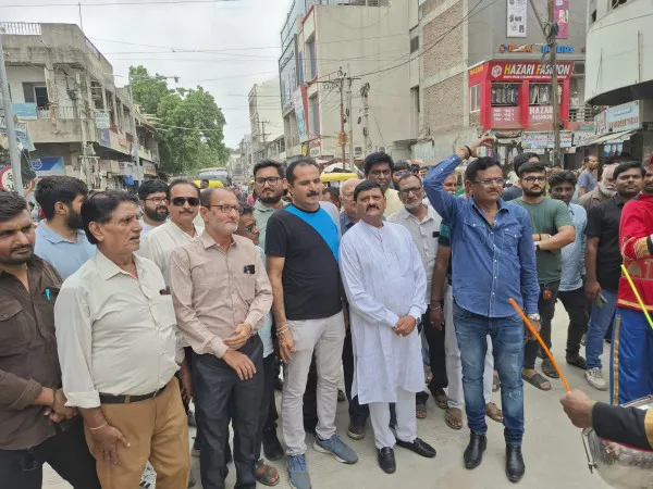 મોરબીમાં વિજય ટોકીઝથી સૌરાષ્ટ્ર હેર ડ્રેસર સુધીના નવા રોડનું લોકાર્પણ
