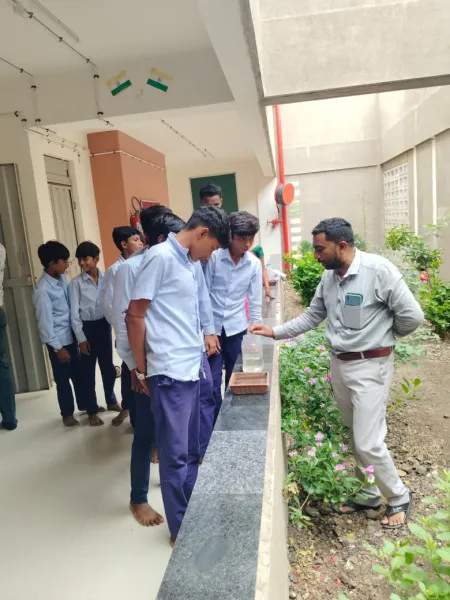 પલાસડી ગામે માધ્યમિક શાળામાં ડેન્ગ્યુ માસ ઉજવણી અંતર્ગત મચ્છરજન્ય રોગો વિશે વક્તૃત્વ સ્પર્ધા યોજાઇ.
