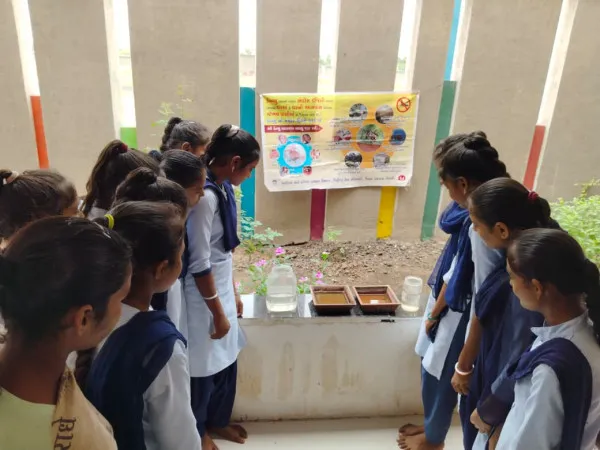 પલાસડી ગામે માધ્યમિક શાળામાં ડેન્ગ્યુ માસ ઉજવણી અંતર્ગત મચ્છરજન્ય રોગો વિશે વક્તૃત્વ સ્પર્ધા યોજાઇ.
