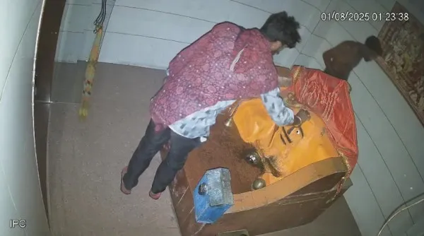 વાંકાનેરના લુણસરિયા ગામે હનુમાનજીના મંદિરમાંથી માલમતાની તસ્કરો ચોરી કરી ગયા