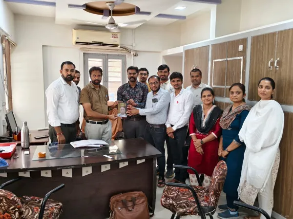 સંઘના હોદ્દેદારોએ જિલ્લા શિક્ષણ અધિકારી શુભેચ્છા મુલાકાત લીધી.
