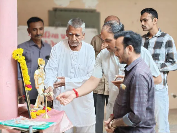 વરીયા પ્રજાપતિ વિદ્યોતેજક મંડળ દ્વારા જન્માષ્ટમીના પર્વને અનુલક્ષી કૃષ્ણ ક્વિઝ યોજાઈ.