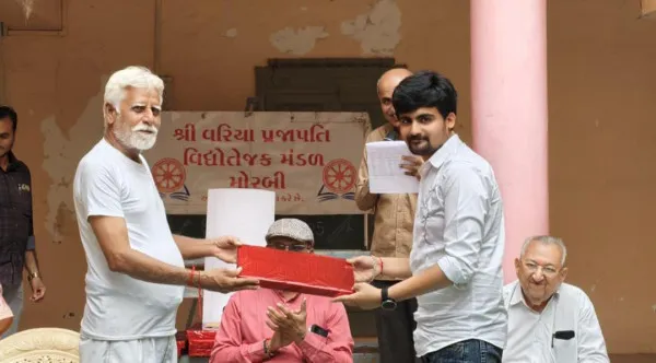 વરીયા પ્રજાપતિ વિદ્યોતેજક મંડળ દ્વારા જન્માષ્ટમીના પર્વને અનુલક્ષી કૃષ્ણ ક્વિઝ યોજાઈ.