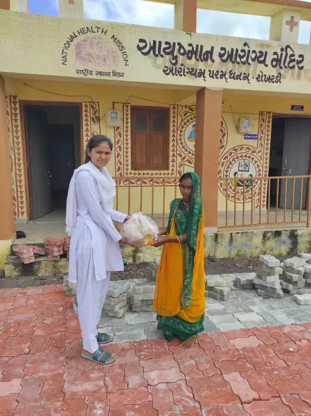 પ્રાથમિક આરોગ્ય કેન્દ્ર દલડી દ્વારા 30 કિલો વજન ધરાવતી ગર્ભવતી માતાઓને પોષણ કીટનું વિતરણ કરાયું.