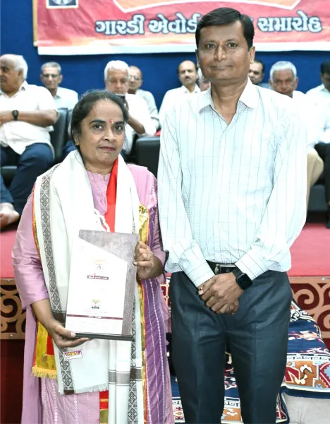 મેંગોપીપલ પરિવારના રૂપલબેન રાઠોડને 'ગાર્ડી એવોર્ડથી સન્માનિત કરાયા.
