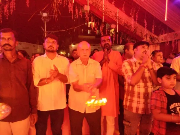 મોરબી જલારામ ધામ દ્વારા લખધીરવાસ ચોક ખાતે “મયુરનગરી કા રાજા” ગણેશ મહોત્સવમાં ભક્તજનો માટે લાઈવ પ્રસાદ યોજાયો 