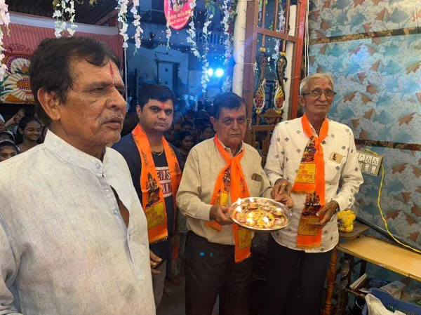 મોરબી જલારામ ધામ દ્વારા દફતરી શેરી કા રાજામાં દરેક ભક્તજનો માટે પ્રસાદ યોજાયો