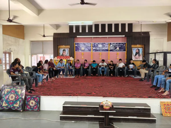 ભારત વિકાસ પરિષદ દ્વારા રાષ્ટ્રીય સમૂહગાન અને ભારત કો જાનો કાર્યક્રમ યોજાયો.
