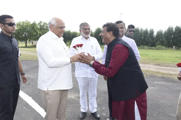 મુખ્યમંત્રી ભૂપેન્દ્ર પટેલનું મોરબીમાં ઉષ્માભર્યું સ્વાગત.
