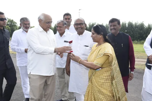 મુખ્યમંત્રી ભૂપેન્દ્ર પટેલનું મોરબીમાં ઉષ્માભર્યું સ્વાગત.
