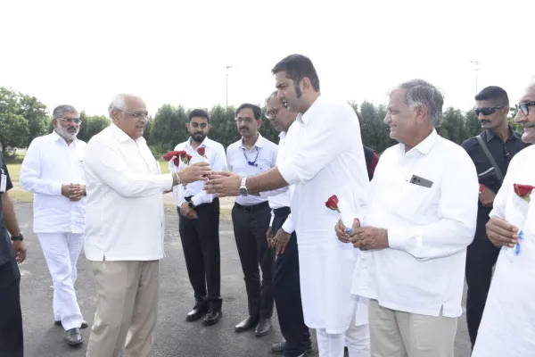 મુખ્યમંત્રી ભૂપેન્દ્ર પટેલનું મોરબીમાં ઉષ્માભર્યું સ્વાગત.
