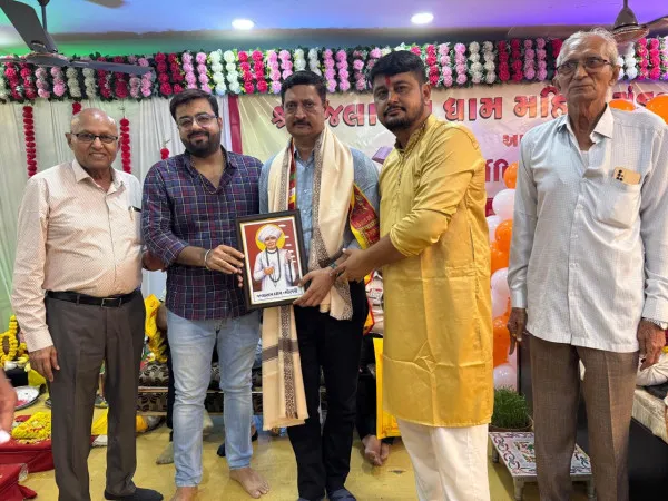 મોરબી જલારામ ધામ ખાતે ભાગવત્ સપ્તાહમાં કથા શ્રવણનો લાભ લેતા સંતો-મહંતો, વિવિધ સમાજનાં અગ્રણીઓ