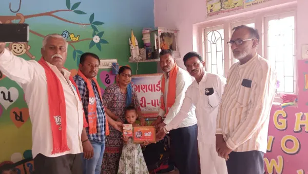 આંગણવાડીઓમાં કુપોષિત બાળકોને પોષણક્ષમ આહાર કીટનું વિતરણ