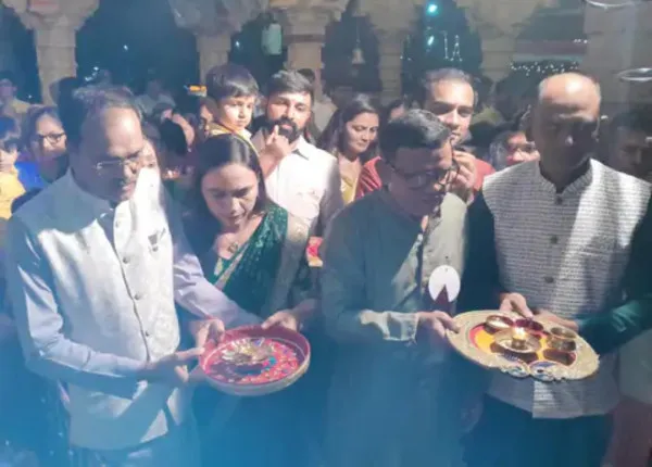 મોરબીમાં 6000 વિદ્યાર્થીઓ અને વાલીઓએ મહાઆરતી કરી રેકોર્ડ સર્જ્યો
