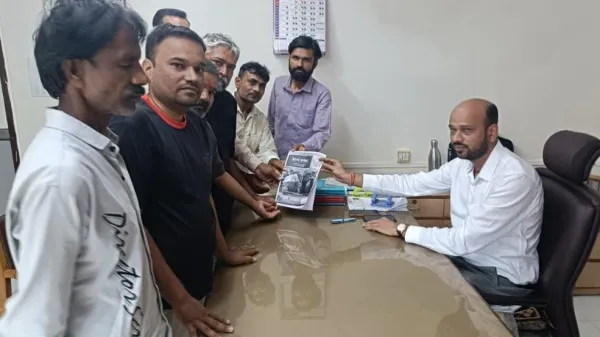 મોરબી જિલ્લામાં
કામદારો આજે પણ લઘુત્તમ વેતન અને પગાર પાવતી જેવા મૌલિક હક્કોથી વંચિત
