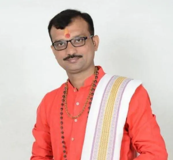 ચાલો જાણીએ મોરબીના વિદ્વાન પ્રખર શાસ્ત્રીજી શ્રી કૃષ્ણચંદ્ર દવે પાસેથી નવરાત્રીના સાતમાં દિવસનું છઠ્ઠા નોરતા 
નું શાસ્ત્રોક્ત મહત્વ:- 