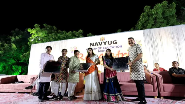 નવયુગની 'રંગરાત્રિ' ધમાલ: મોરબીમાં 'મિની યુનાઈટેડ વે'નો અહેસાસ!