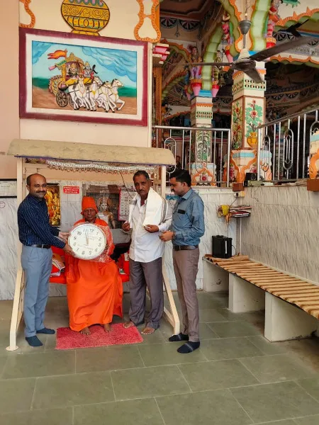 મોરબીના બગથળા ગામે નકલંકની જગ્યા તરફથી કુમાર અને કન્યા શાળામાં વોટર કુલરની ભેટ અર્પણ