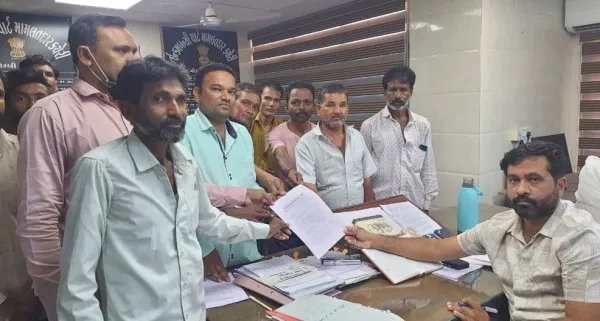 મોરબી સિવિલમાં સિલિકોસિસ પીડિતોની સારવાર માટે કાયમી ડોકટરોની નિમણૂક કરવા માંગણી
