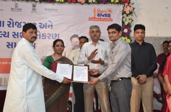 મોરબીમાં 680 જેટલા યુવાઓને રોજગાર, આઈટીઆઈના તાલીમાર્થીઓને એપ્રેન્ટીસ પત્ર અપાયા
