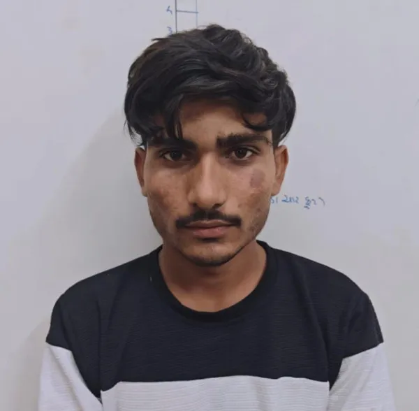 ઇન્સ્ટાગ્રામ પર હથિયાર સાથેના ફોટો અપલોડ કરનાર વાંકાનેરના શખ્સને ઝડપી કાયદાનું ભાન કરાવ્યું
