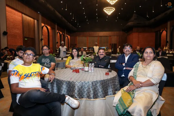 નવયુગ ગ્રુપને ‘દિવ્ય ભાસ્કર ઇમિનેન્સ એવોર્ડ ૨૦૨૫’નું સન્માન મળ્યું.