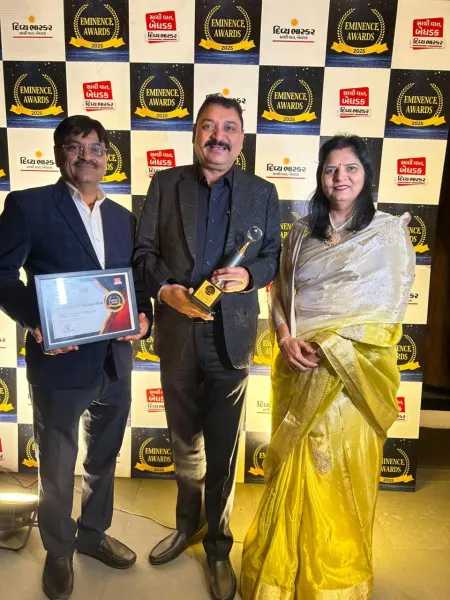 નવયુગ ગ્રુપને ‘દિવ્ય ભાસ્કર ઇમિનેન્સ એવોર્ડ ૨૦૨૫’નું સન્માન મળ્યું.