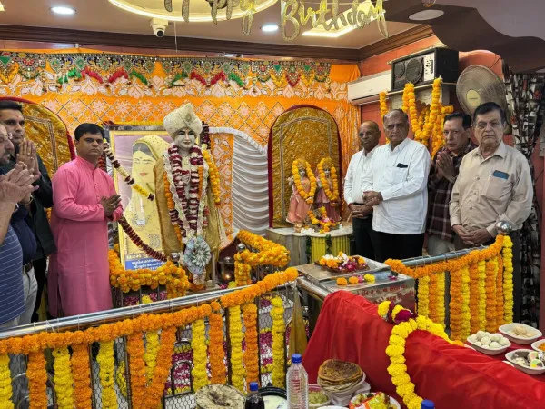 જલારામ બાપાની જન્મજયંતિ નિમિતે અગ્રણીઓએ લોહાણા સમાજના ૧૩ દિવંગત વડીલોને શ્રદ્ધાંજલિ આપી