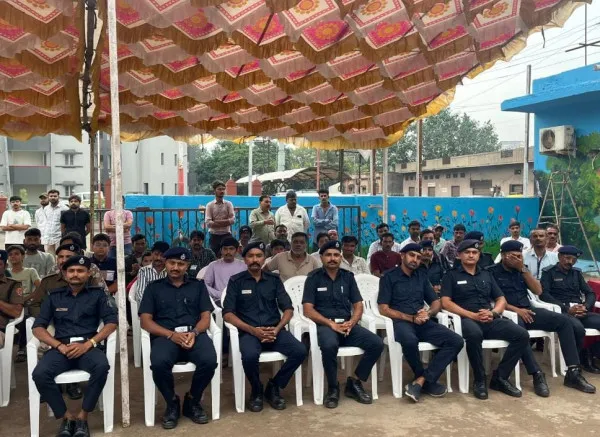 મોરબીમાં એકતા દિવસ નિમિત્તે ક્વિઝ કોમ્પિટિશનના વિજેતાઓને રોકડ પુરસ્કાર એનાયત