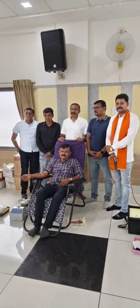 રાષ્ટ્રીય સ્વયંસેવક સંઘના સ્વયંસેવક મનોજભાઈ કાવરનું 100 મી વખત રક્તદાન 
