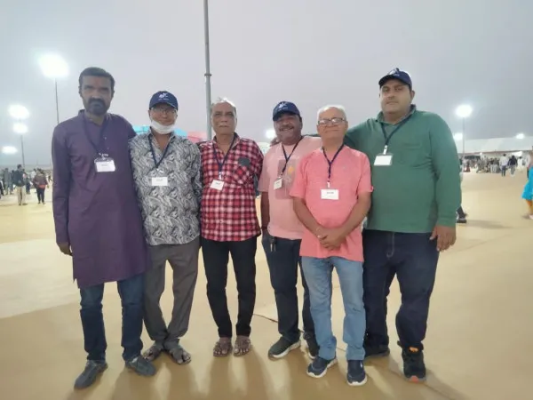 મોરબીમાં દાદા ભગવાન જન્મજયંતિ નિમિતે જોવા જેવી દુનિયા કાર્યક્રમમાં સેવા અર્પણ કરતા જલારામ ધામના અગ્રણીઓ 